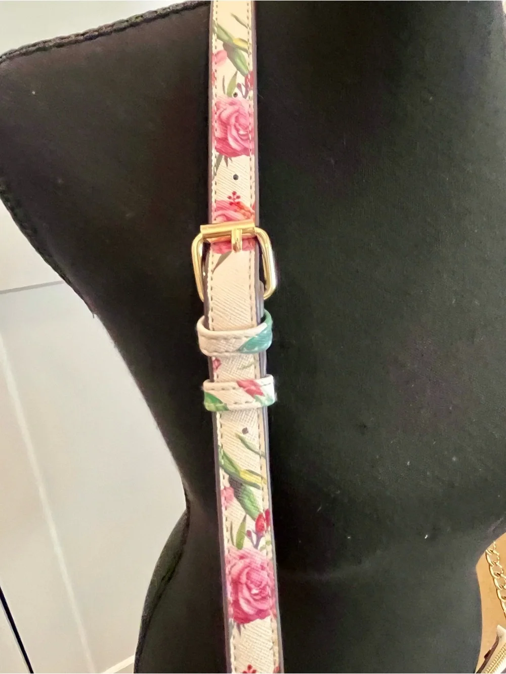 **SOLD** on another platform. 
NWOT Steve Madden White Floral Crossbody - Picture 5 of 16